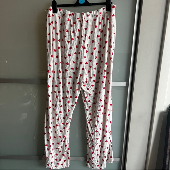 Skims Sleep Long Sleeve Button Up Pajama Set Valentines Hearts - Picture 6 of 10